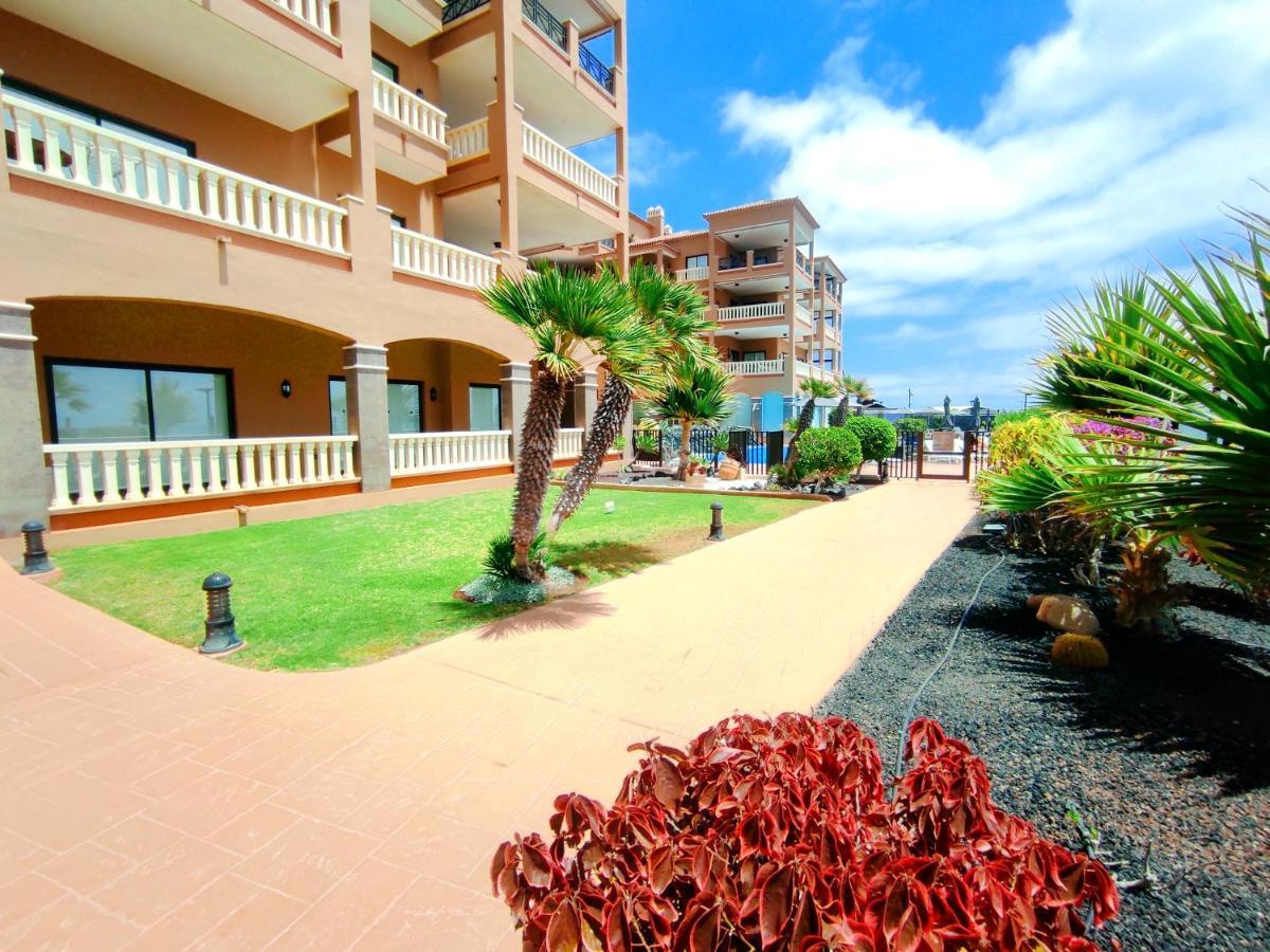 El Nautico Suites, The Beachfront Paradise Сан Мигел де Абона Екстериор снимка