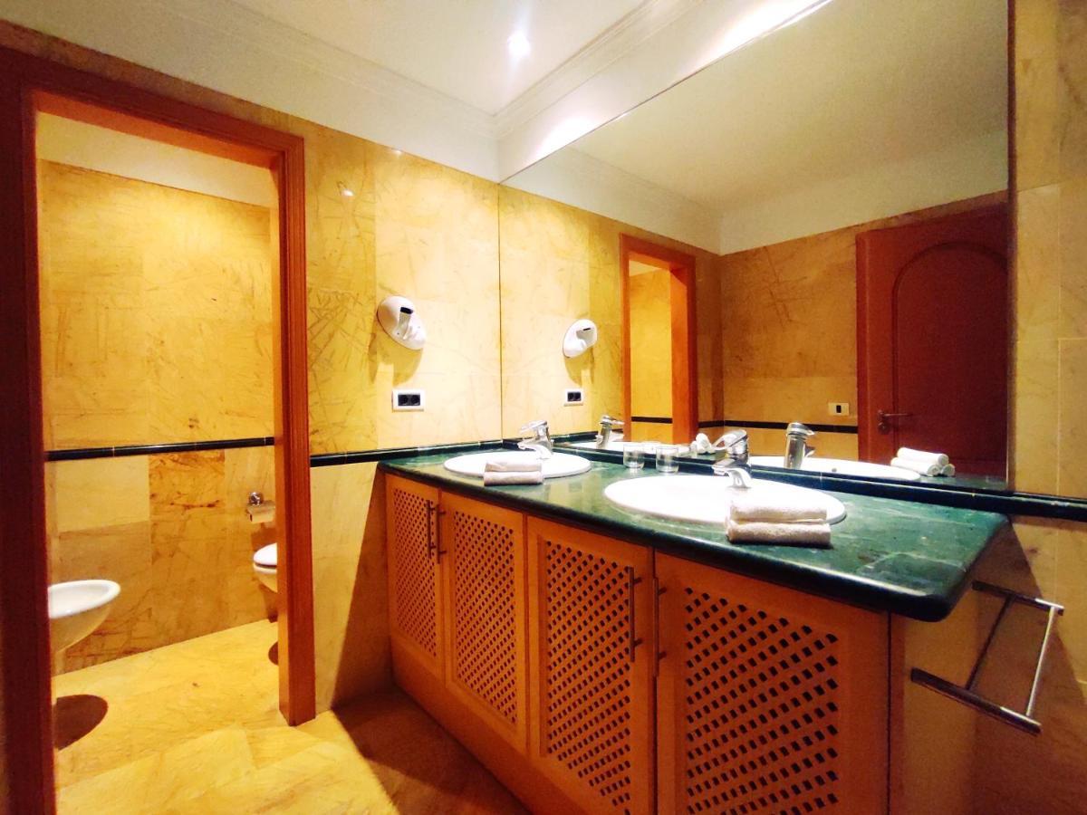El Nautico Suites, The Beachfront Paradise Сан Мигел де Абона Екстериор снимка